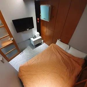 Hostel Dalgona, Seul