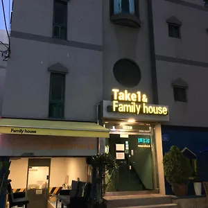 Take 1 Hongdae Хостел
